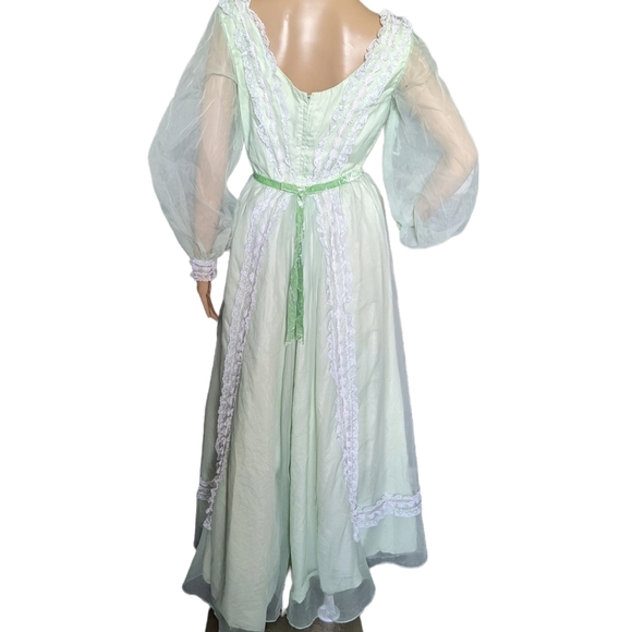 Vintage 70s Nadine Pale Green Tulle & Daisy Trim Cocktail Party Prom Dress Gown - Picture 9 of 10